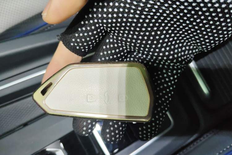 Used Volkswagen Golf 2025 300TSI R-Line