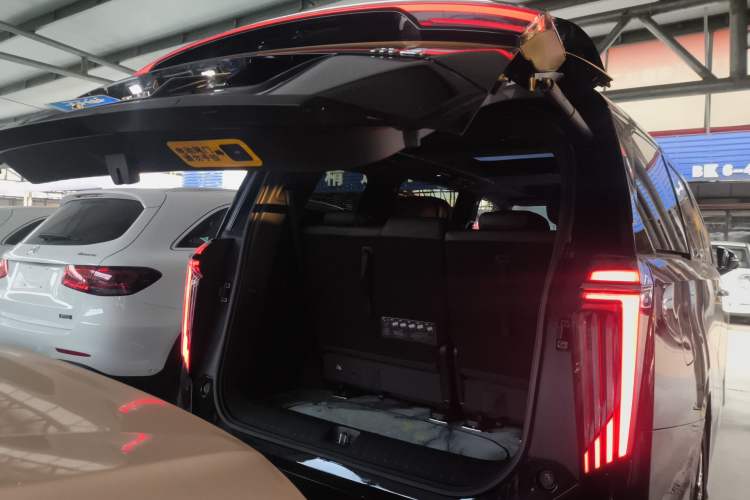 Used GAC Trumpchi M8 2023 Zongshi Series 400T Ultimate Edition Trunk