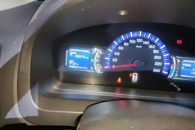 Used BYD G6 2013 1.5TI Manual Luxury Model Odometer Close Up