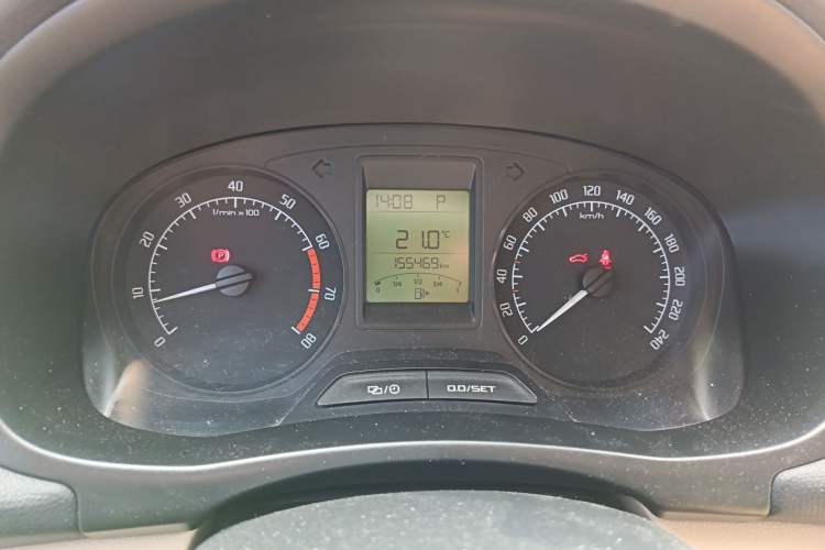 Used Skoda Fabia 2014 1.4L Automatic Crystal Edition Odometer Close Up