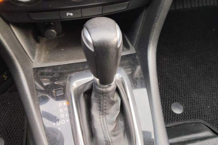 Used Mazda Atenza 2015 2.0L Blue Sky Luxury Edition