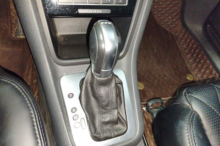 Used Volkswagen Sharan 2013 1.8TSI Standard Model
