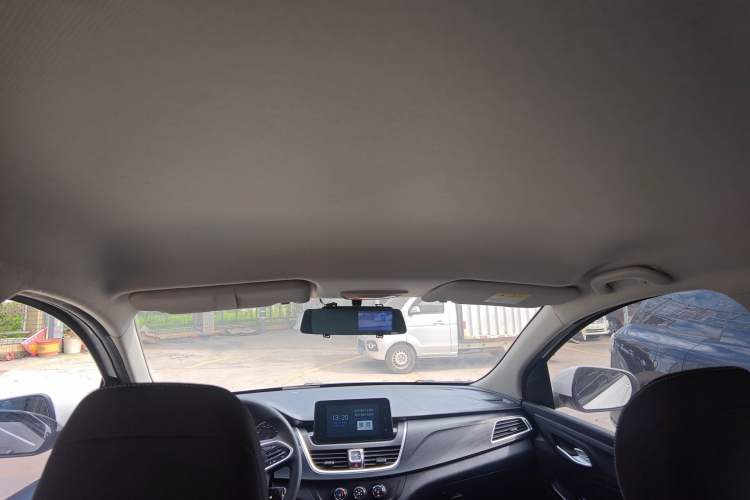 Used Baojun 730 2019 1.5L Manual Fashion Model 7-seater China VI