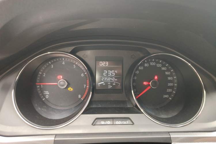 Used Volkswagen Bora 2016 1.6L Manual Fashion Edition Instrument Cluster