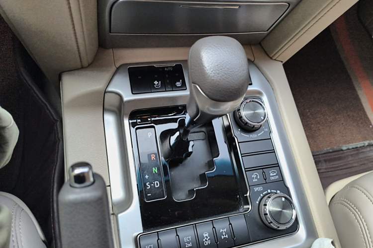 Used Toyota Land Cruiser 