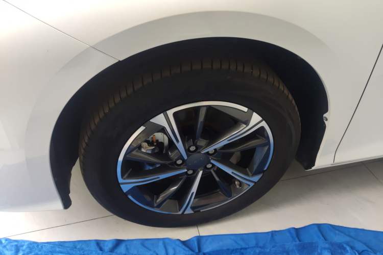 Used AION S MAX 2025 70 Star Edition 53.7 kWh Left Front Wheel Hub