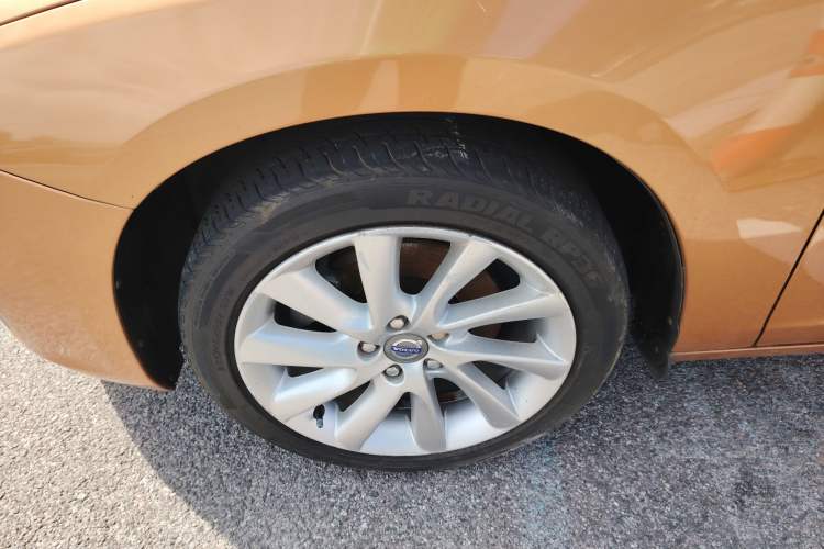 Used Volvo S60 2014 S60L 2.0T Zhiyuan Edition
