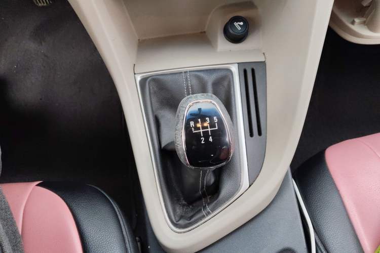 Used Buick GT 2015 15N Manual Elite Edition Gear Lever