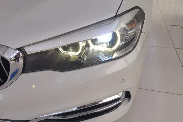 Used BMW 5 Series 2019 Facelifted 530Li Leading Edition Luxury Package Left Front Headlight