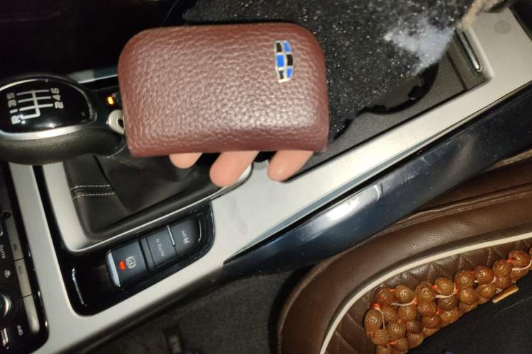 Used Geely Auto Emgrand X7 Sport 2016 2.0L Manual ZhiShang Version
