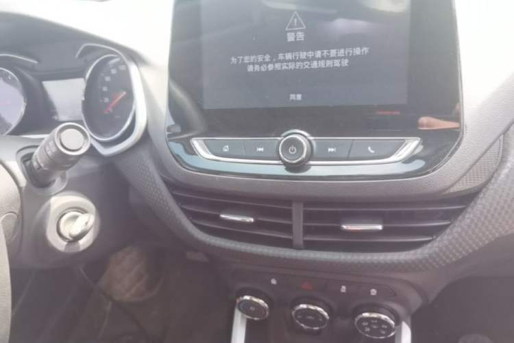 Used Chevrolet Cavalier 2020 Redline 325T Automatic Xinshang Edition China VI Standard Audio And AC Panel