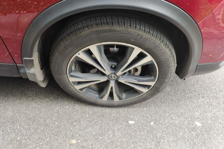 Used Nissan Qashqai 2021 2.0L CVT Luxury Edition Right Front Wheel Hub