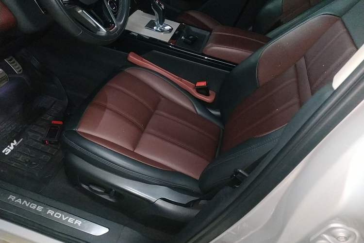 Used Land Rover Range Rover Evoque 2021 Range Rover Velar 249 PS R-Dynamic S Performance Edition
