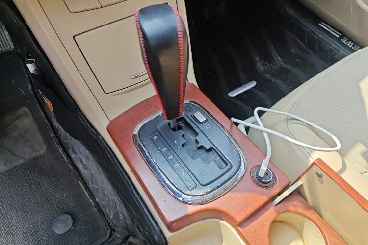 Used Roewe 350 2013 350C 1.5L Automatic Xunyue Edition
