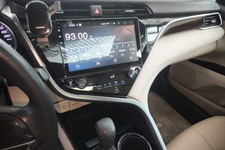 Used Toyota Camry 2019 2.0E Elite Edition China VI Standard Audio And AC Panel