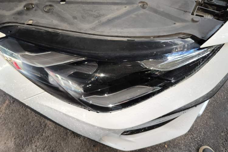 Used MG ONE 2022 β-Comfortable Living Series 1.5T Fully Satisfying Version 1078 Right Front Headlight