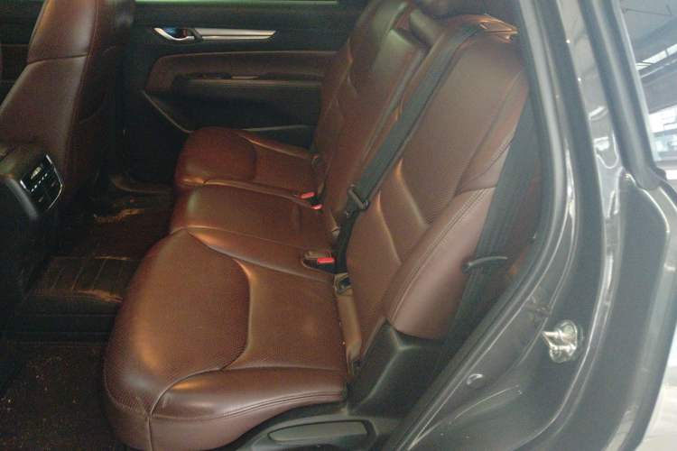 Used Mazda CX-8 2019 2.5L Two-Wheel Drive Luxury Version Left Rear Seat