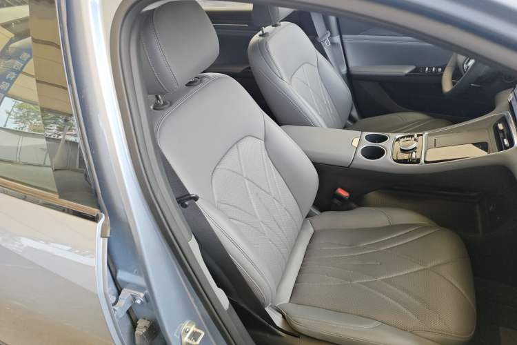 Used Geely Galaxy L6 2025 EM-i 140km Starship Edition
