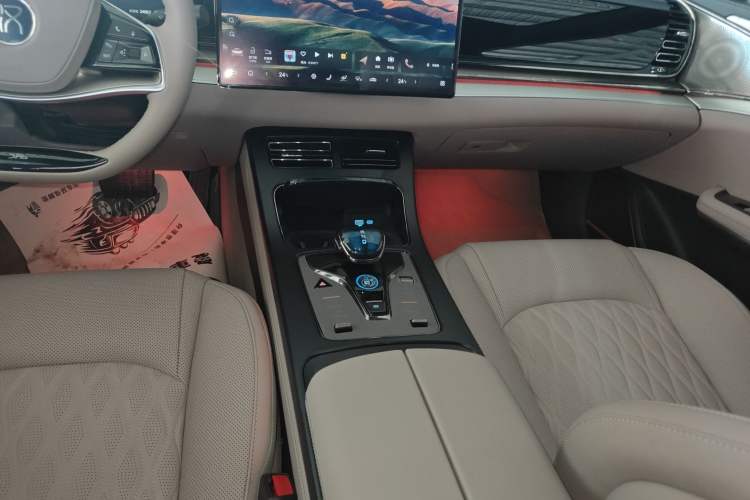 Used BYD Han 2025 DM-i 125KM Elite Model Gear Lever