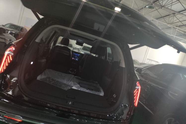 Used Hongqi HS7 PHEV 2024 2.0T PHEV Four-Wheel Drive Flagship Edition 6 Seats