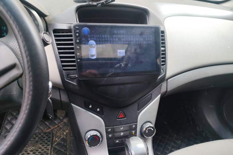 Used Chevrolet Cruze 2011 1.6L SL Grand Touring Edition Automatic Audio And AC Panel