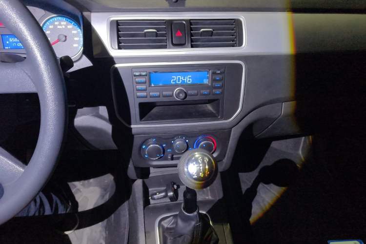 Used CHANGAN KAICHENG Shenqi F30 2018 1.5L Comfort Trim Short Wheelbase DAM15L Audio And AC Panel