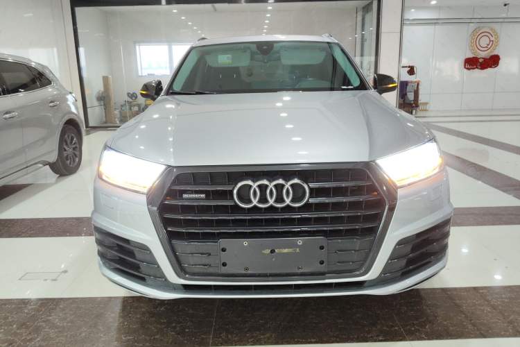 Used Audi Q7 2016 40 TFSI Comfort Model
