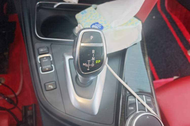 Used BMW 4 Series 2017 425i Convertible M Sport Package Gear Lever