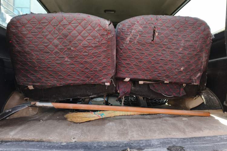 Used JAC Group Refine 2011 2.0L Shuttle Gasoline Standard Edition HFC4GA3 Trunk