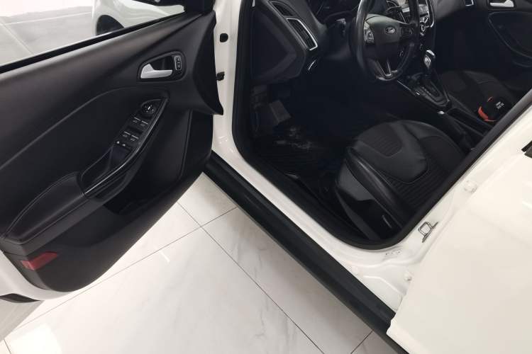 Used Ford Focus 2015 Sedan 1.6L Automatic Trend Model