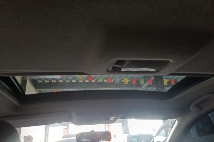 Used Nissan Tiida 2013 1.6L CVT Cool Cafe Edition Headliner