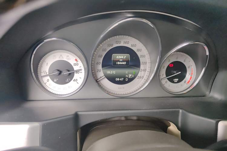 Used Mercedes-Benz GLK-Class 2013 GLK 300 4MATIC Dynamic Sunroof Model