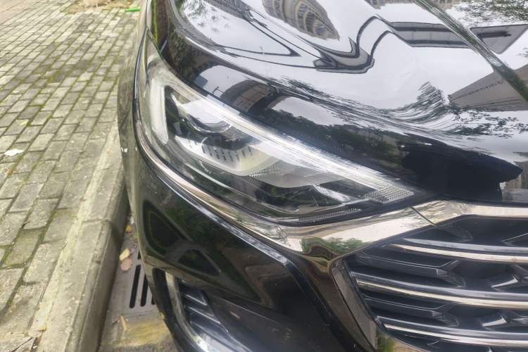 Used Ford Edge 2021 PLUS EcoBoost 245 Two-Wheel-Drive Platinum Edition 5 Seats Right Front Headlight