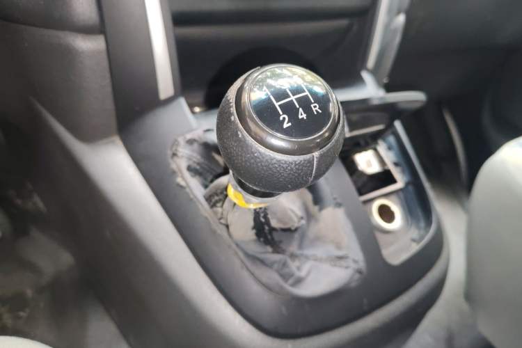 Used Jinbei Express 2017 2.0L Standard Version V19
