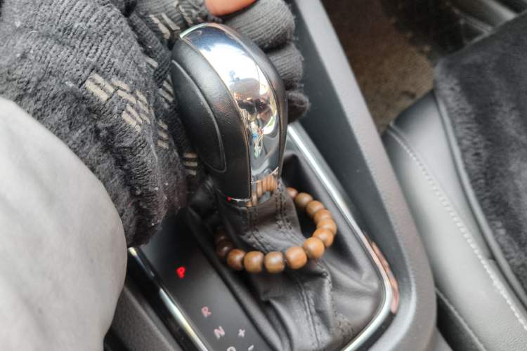 Used Volkswagen Sagitar 2018 1.6L Automatic Comfort Model Gear Lever