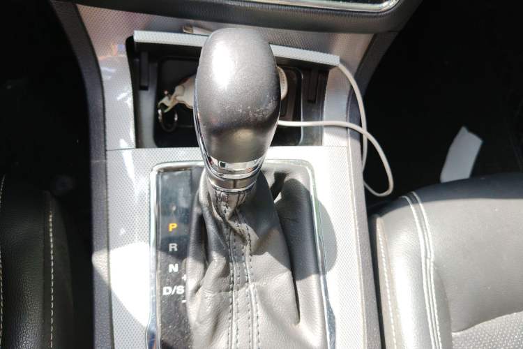 Used Roewe RX5 2019 20T Two-Wheel Drive Automatic 4G Connected Platinum Edition
