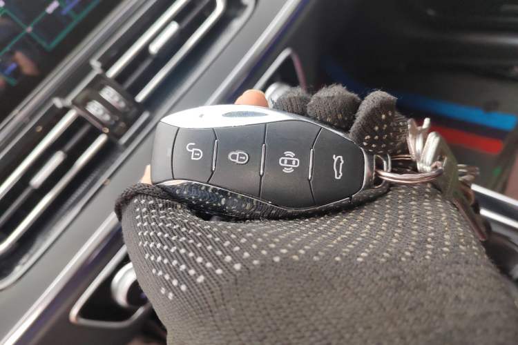 Used Hongqi HS5 2023 2.0T Qixiang Pro Edition Vehicle Key