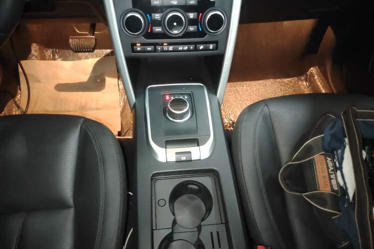 Used Land Rover Discovery Sport 2016 2.0T SE Gear Lever