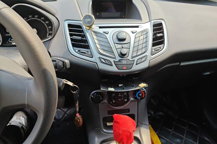 Used Ford Fiesta 2013 Hatchback 1.5L Automatic Fashion Edition Audio And AC Panel