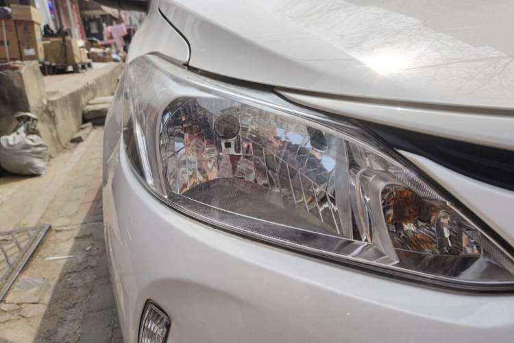 Used Toyota Vios 2017 1.5L CVT Innovation Edition Right Front Headlight