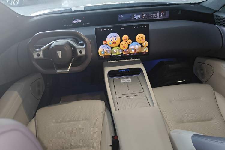 Used Avatr 12 2024 700 Three-Laser Rear-Wheel Drive Smart Enjoyment Version Interior 2