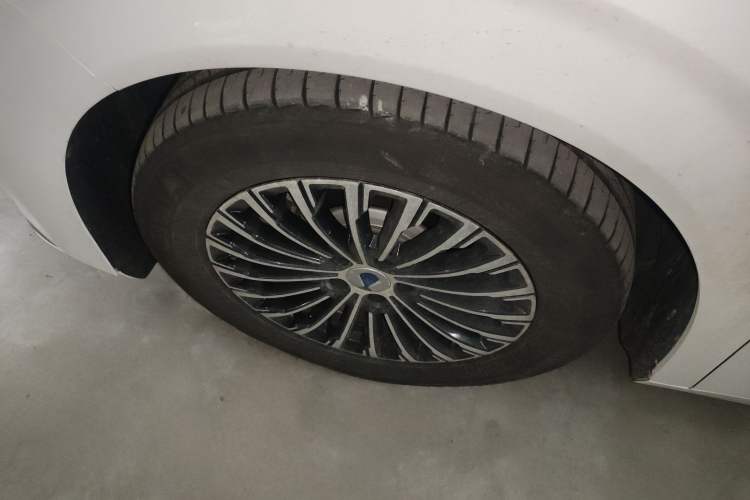 Used Denza D9 2024 DM-i 1050 Luxury Model