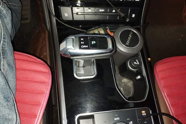 Used Haval H8 2017 2.0T Gasoline 4x4 Smart Enjoyment Version
