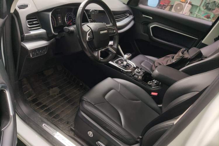 Used Haval H6 2017 Red-Label 2.0T Automatic Two-Wheel Drive Leading Edition
