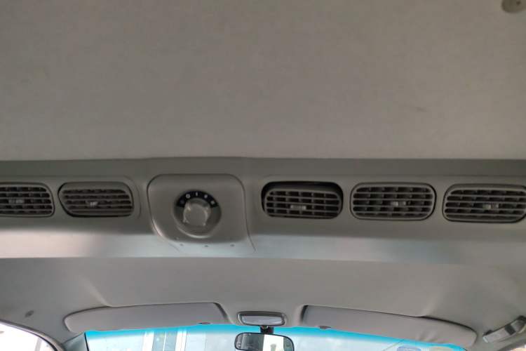 Used JAC Group Refine 2015 2.0L Shuttle Gasoline Long-Wheelbase Comfort Version HFC4GA3-3D
