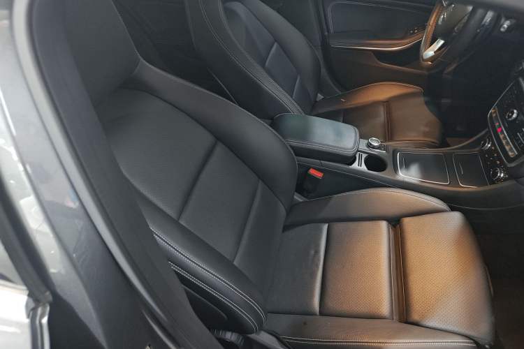 Used Mercedes-Benz GLA 2017 GLA 220 4MATIC Fashion Model
