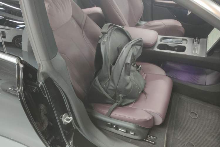 Used Nio ET5T 2024 75kWh Touring Right Front Seat