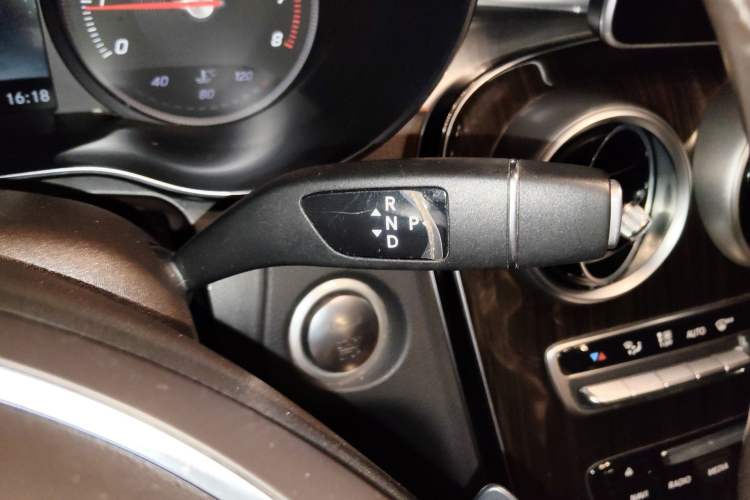 Used Mercedes-Benz GLC 2018 GLC 260 4MATIC Luxury Model
