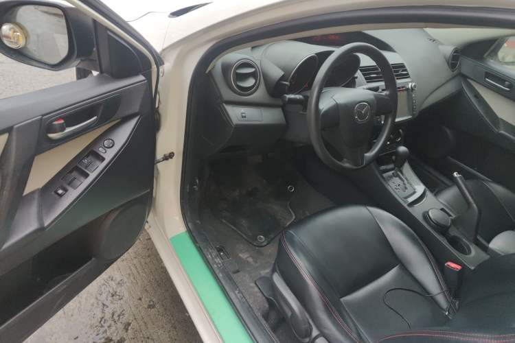 Used Mazda Mazda 3 2015 Sedan 1.6L Automatic Comfort Model