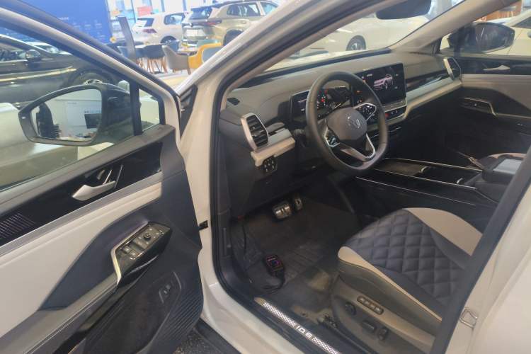 Used Volkswagen ID.6 CROZZ 2022 Long-Range PRO Edition
